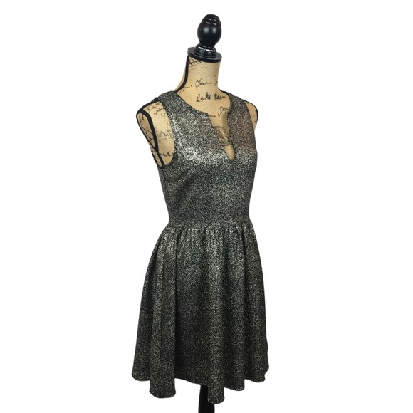 EVERLY Glitzy Holiday Dress NWOT - Picture 5 of 10